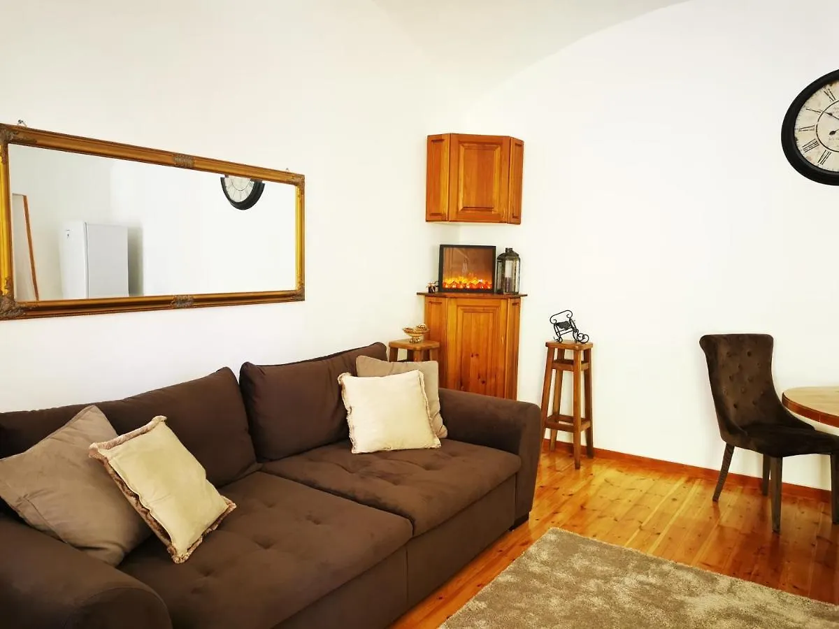 Oldtown Shelter Apartment With Free Private Parking Eger Hungary