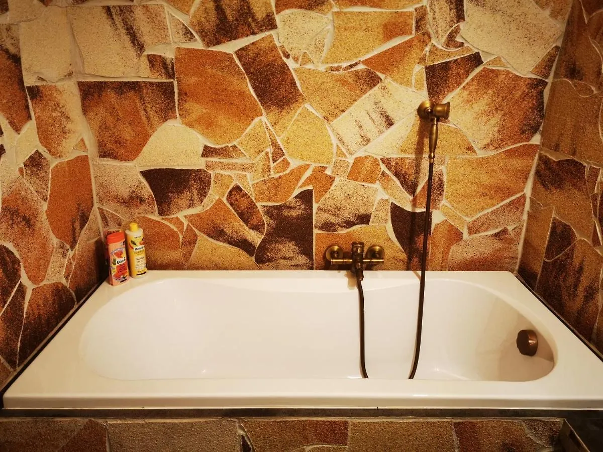 Oldtown Shelter Apartment With Free Private Parking Eger